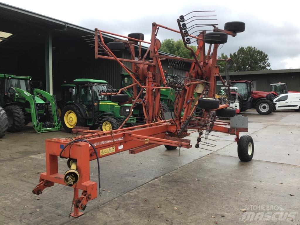 Kuhn GA 7301 Obraceče a shrabovače sena