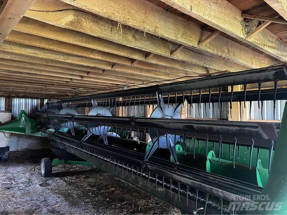 John Deere 925 Kombajnové hlavice