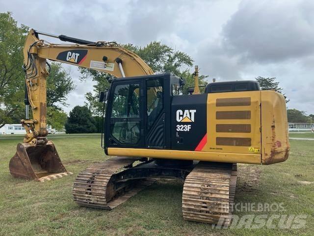  2017 CAT 323 FL Pásová rýpadla