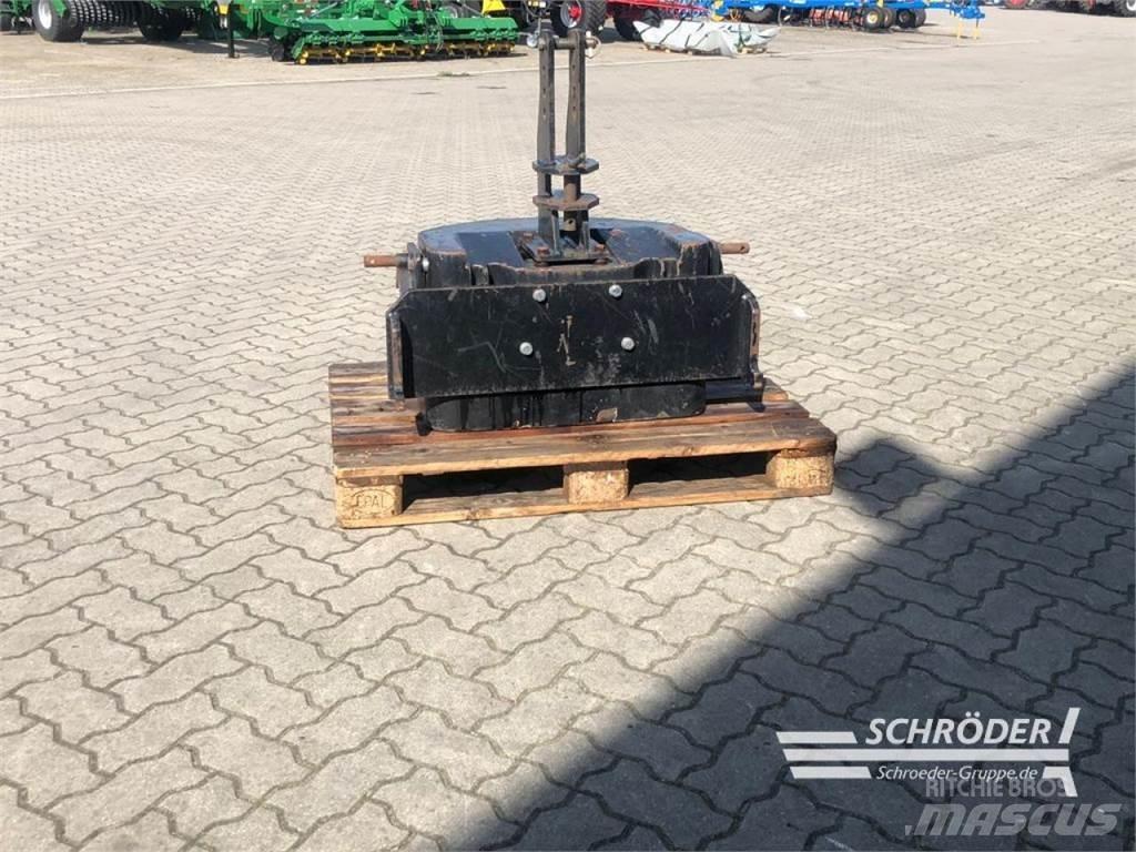  900KG GUSSGEWICHT Další příslušenství k traktorům