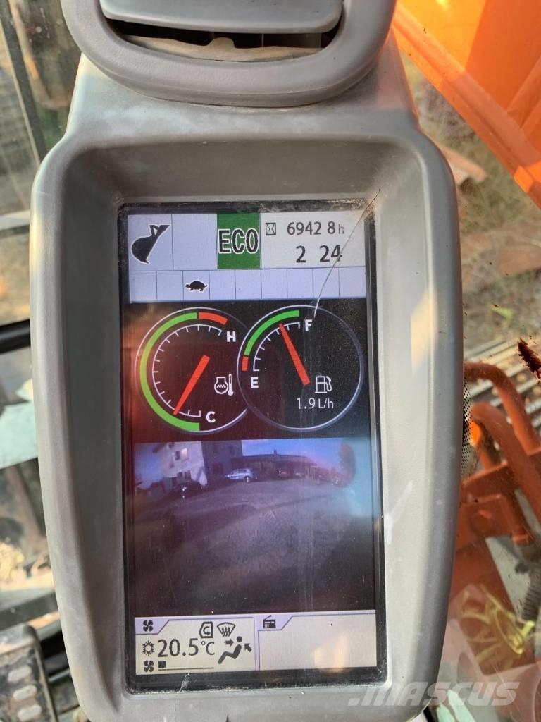Hitachi ZX 135 US-5B Pásová rýpadla