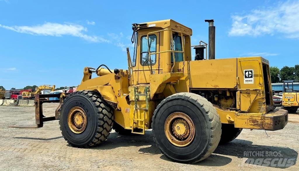 CAT 966 D Kolové nakladače