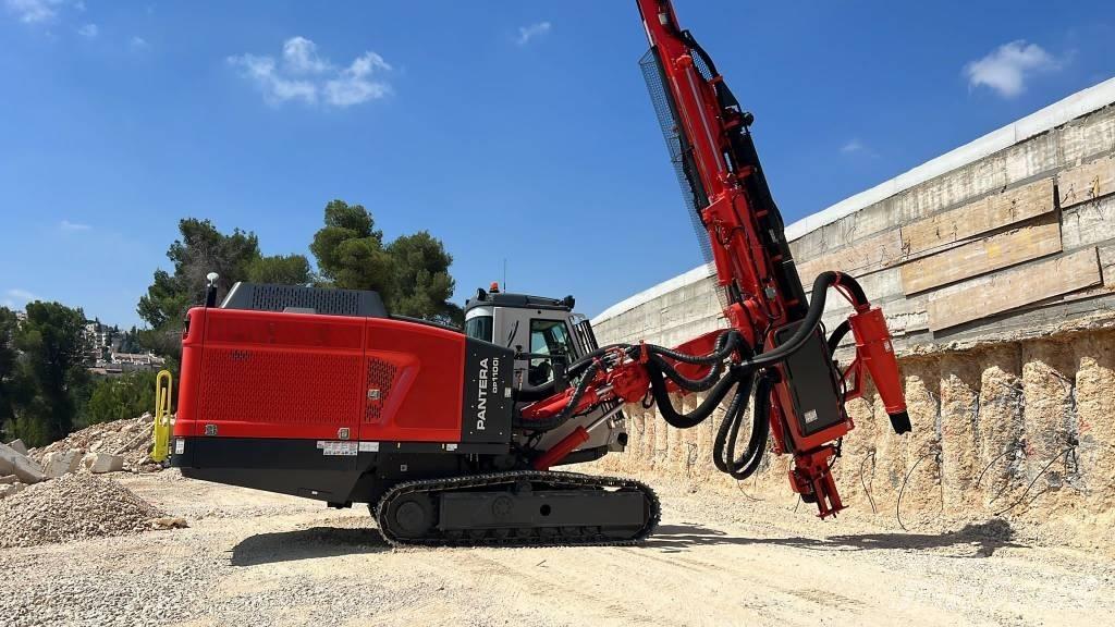 Sandvik DP 1100 i Povrchové vrtací stroje