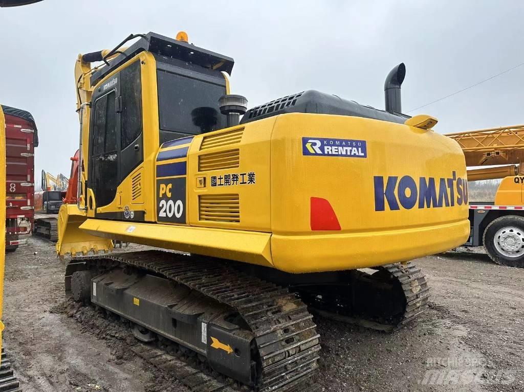 Komatsu PC 200-8 Midi rýpadla 7t - 12t