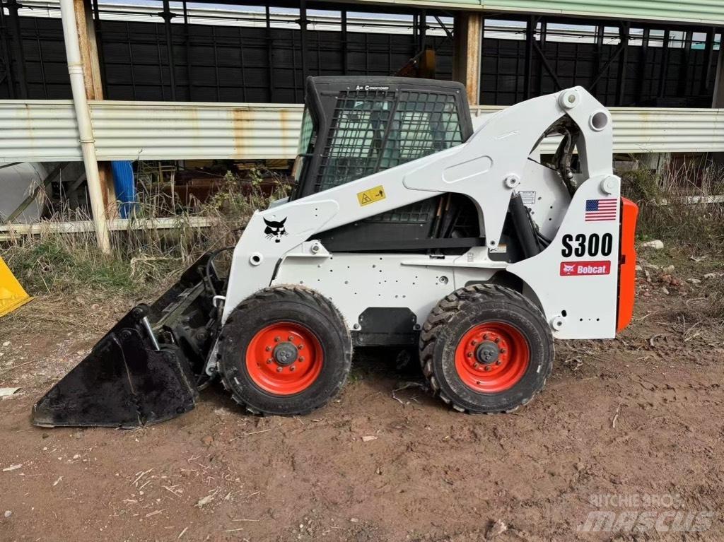 Bobcat S 300 Smykem řízené nakladače