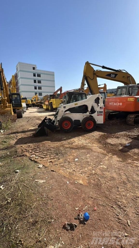 Bobcat S 300 Smykem řízené nakladače