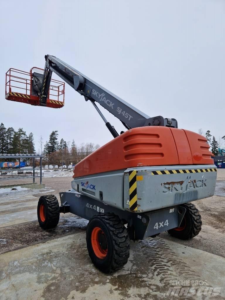 SkyJack SJ 45 T Teleskopické plošiny