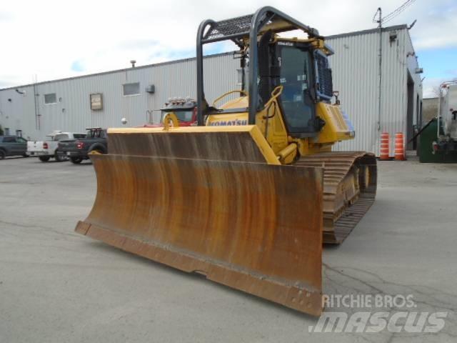 Komatsu D61PX-24 Pásové dozery