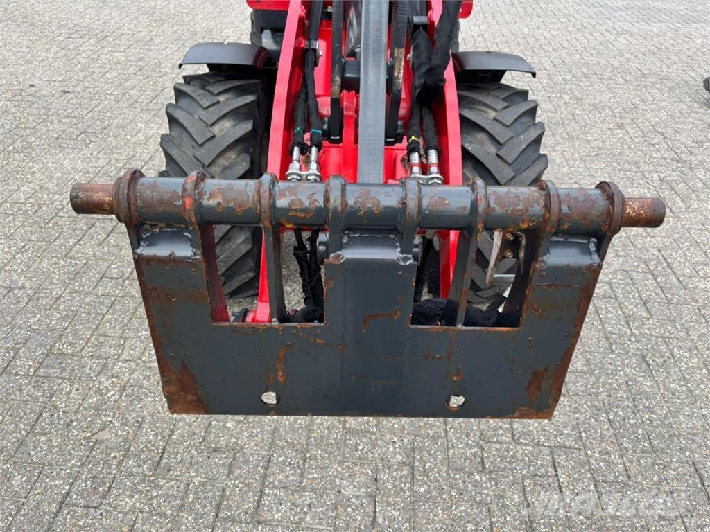 Schäffer 3650 Kolové nakladače