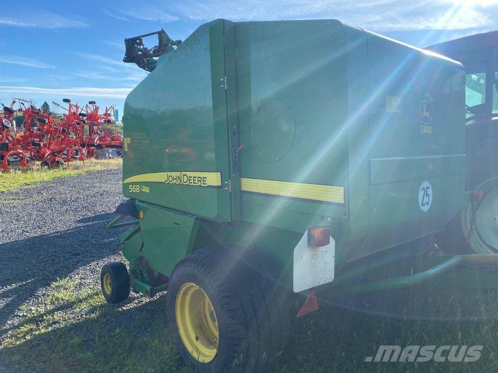John Deere 568 Lis na válcové balíky