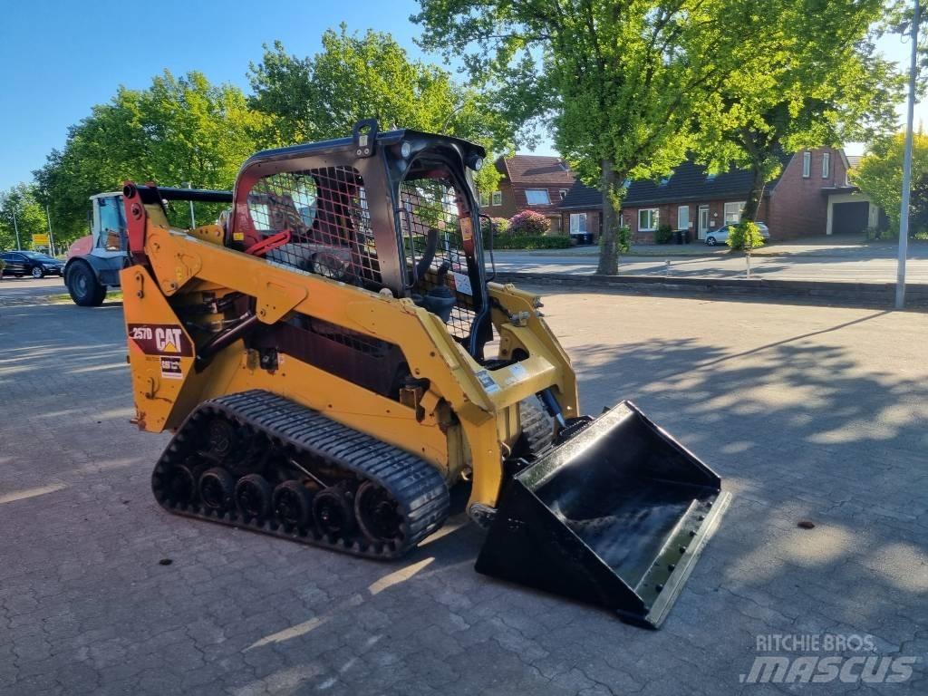 CAT 257 D Smykem řízené nakladače