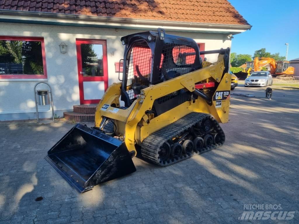 CAT 257 D Smykem řízené nakladače