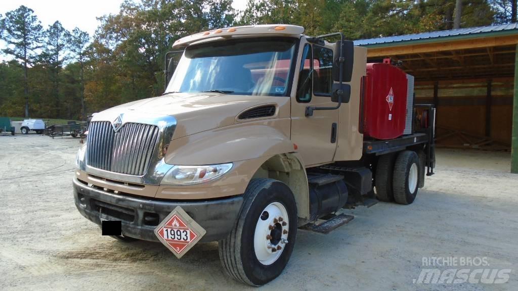 International 8500 Cisternové vozy