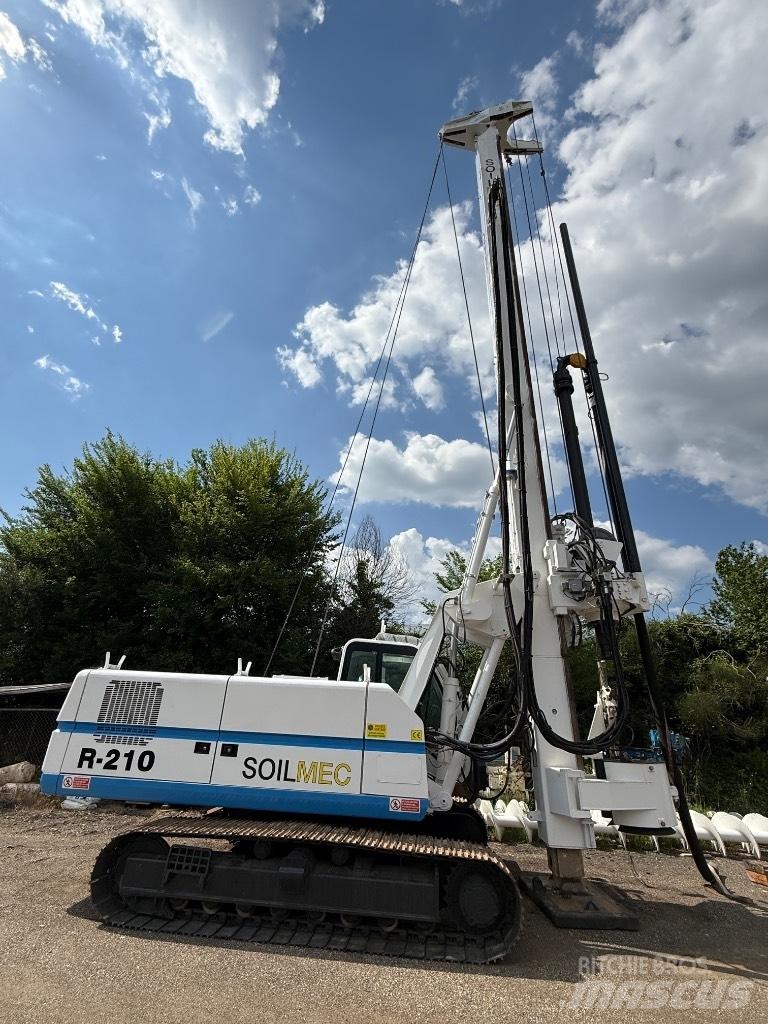 Soilmec R 210 Pilířové jeřáby