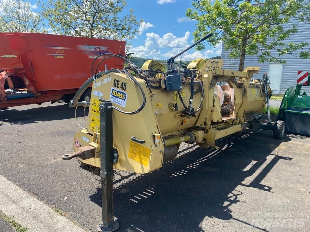 John Deere 8200 Sklízecí řezačka