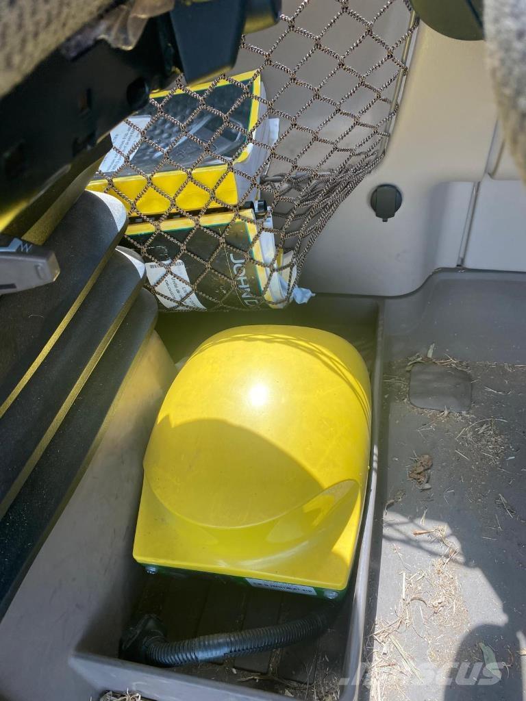 John Deere 8200 Sklízecí řezačka