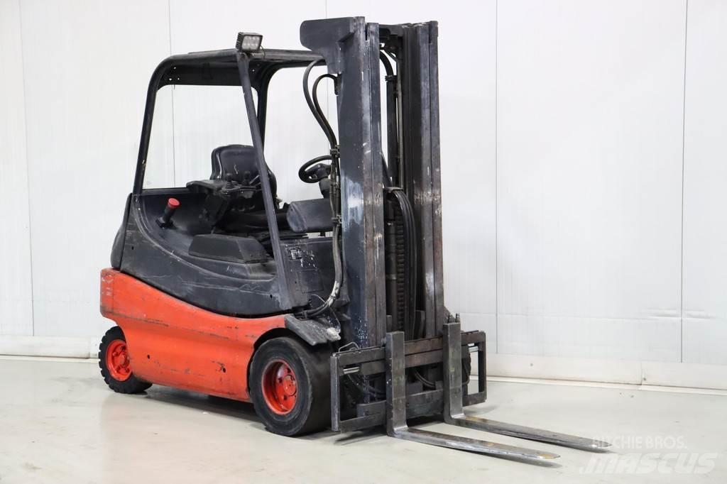 Linde E25-02 Akumulátorové vozíky