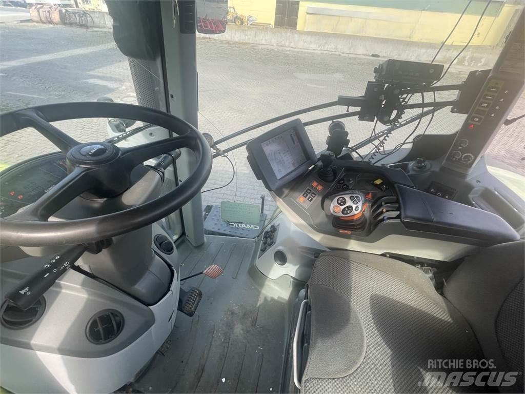 CLAAS AXION 830 Traktory