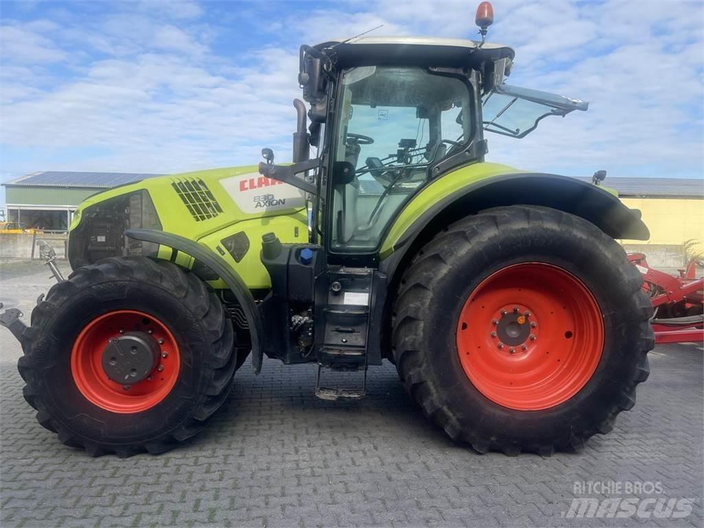 CLAAS AXION 830 Traktory