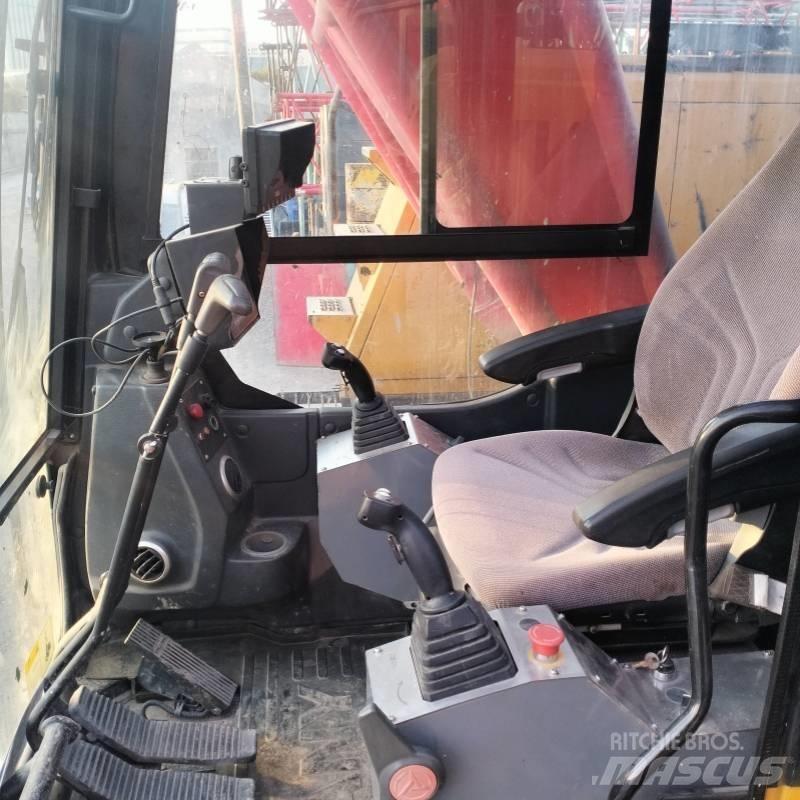 Sany SCC 600 A-6 Pásové jeřáby
