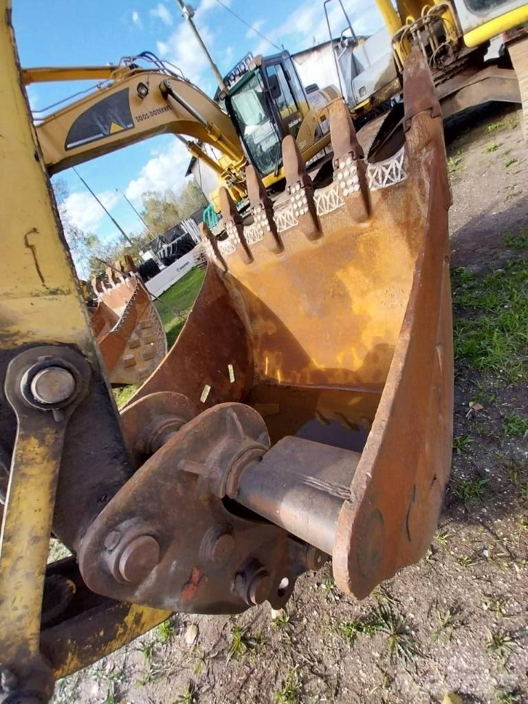 New Holland E 305 Pásová rýpadla