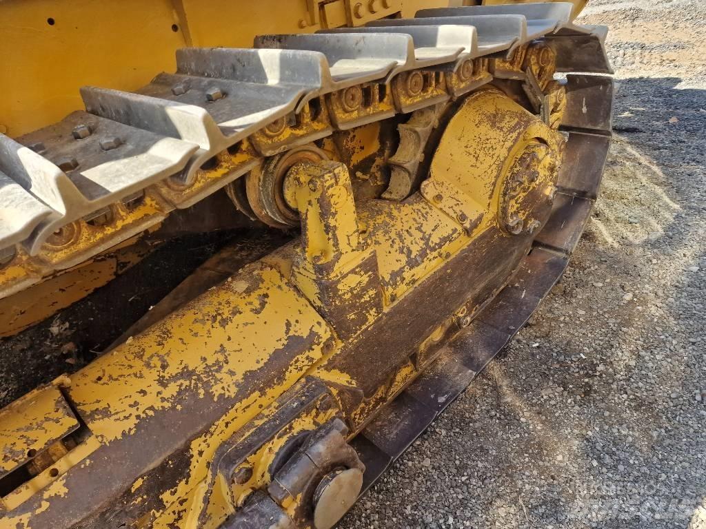 CAT D 6 D Pásové dozery
