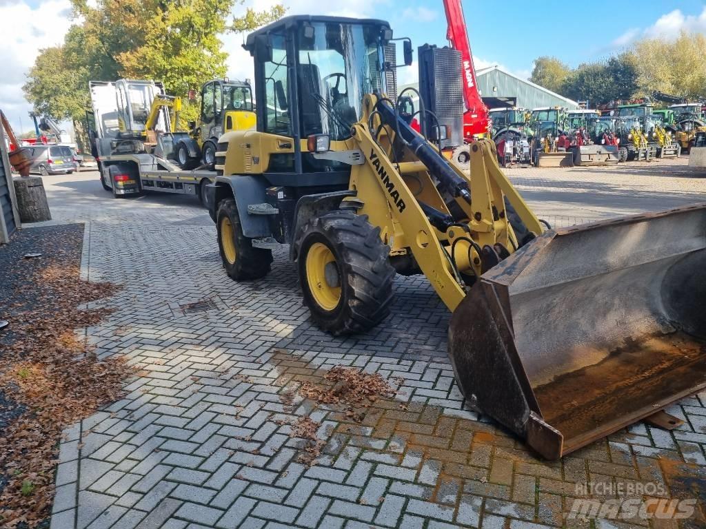 Yanmar V 120 Kolové nakladače