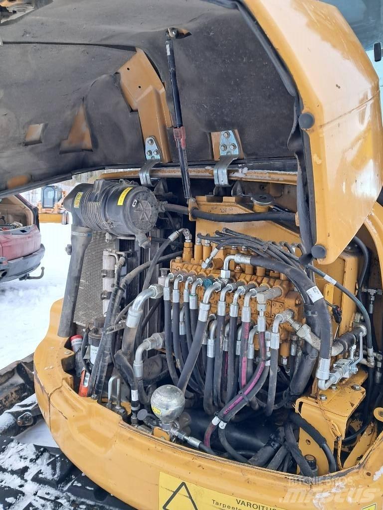 CAT 305 Mini rýpadla < 7t