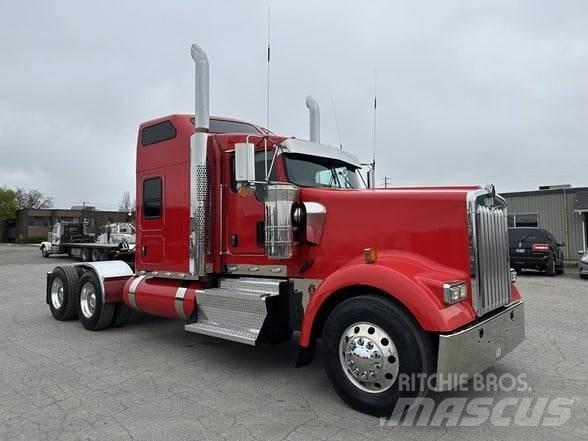 Kenworth W900L Tahače