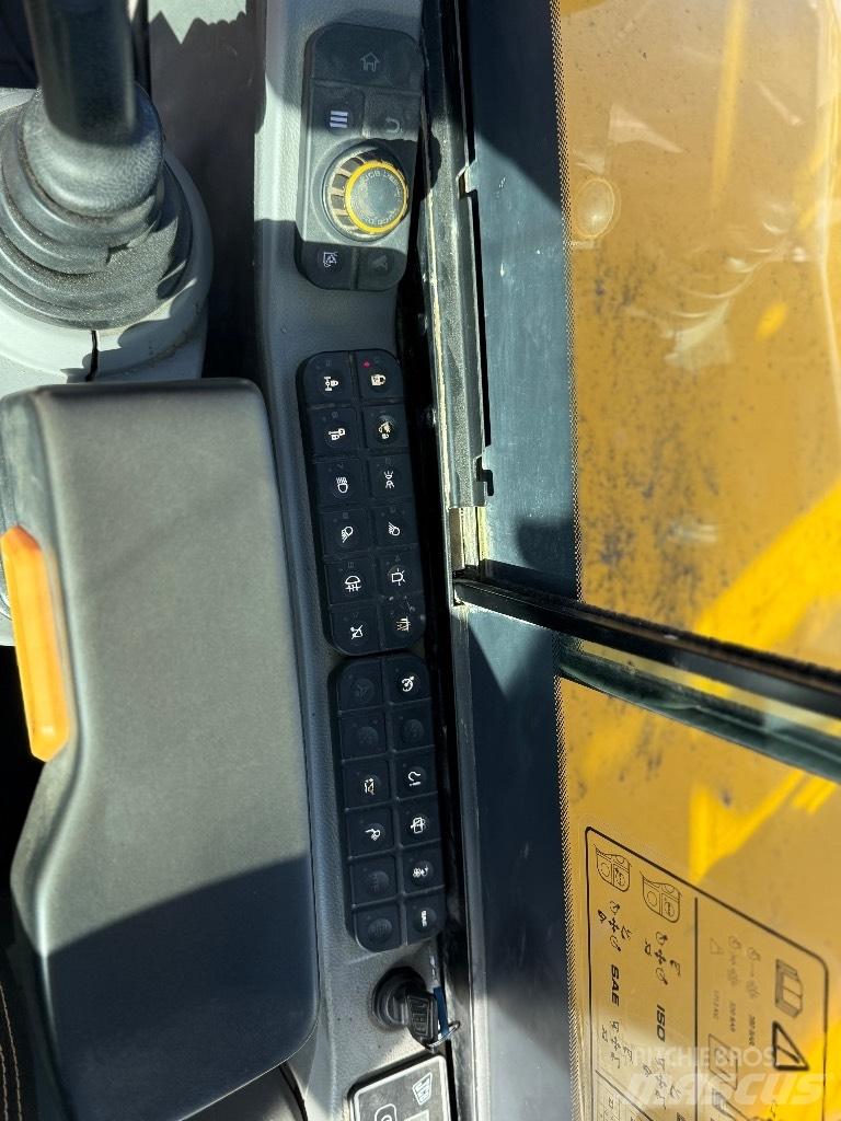 JCB Hydradig Kolová rýpadla