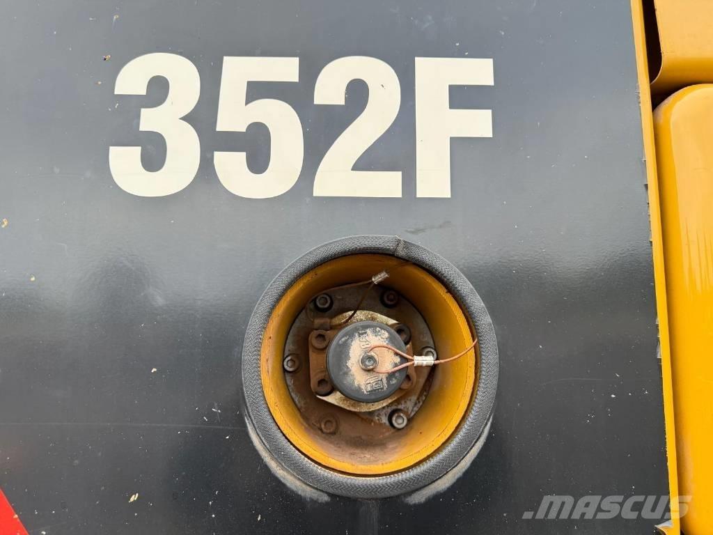 CAT 352 F Pásová rýpadla