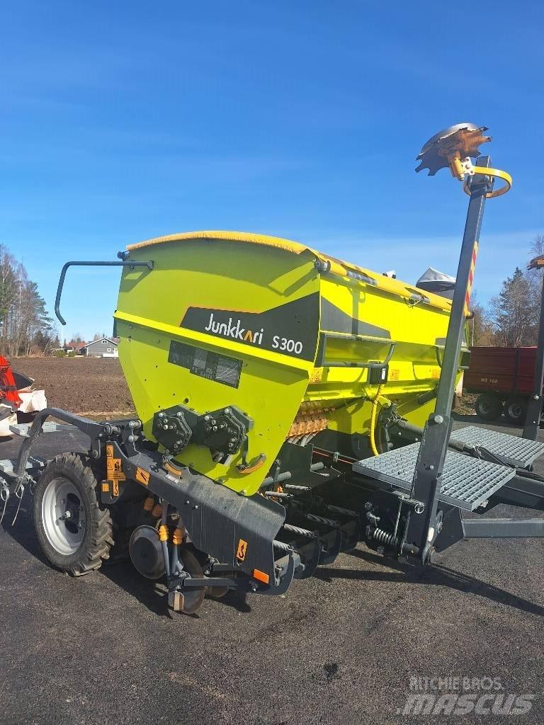 Junkkari S300 Plus Kombinované secí stroje