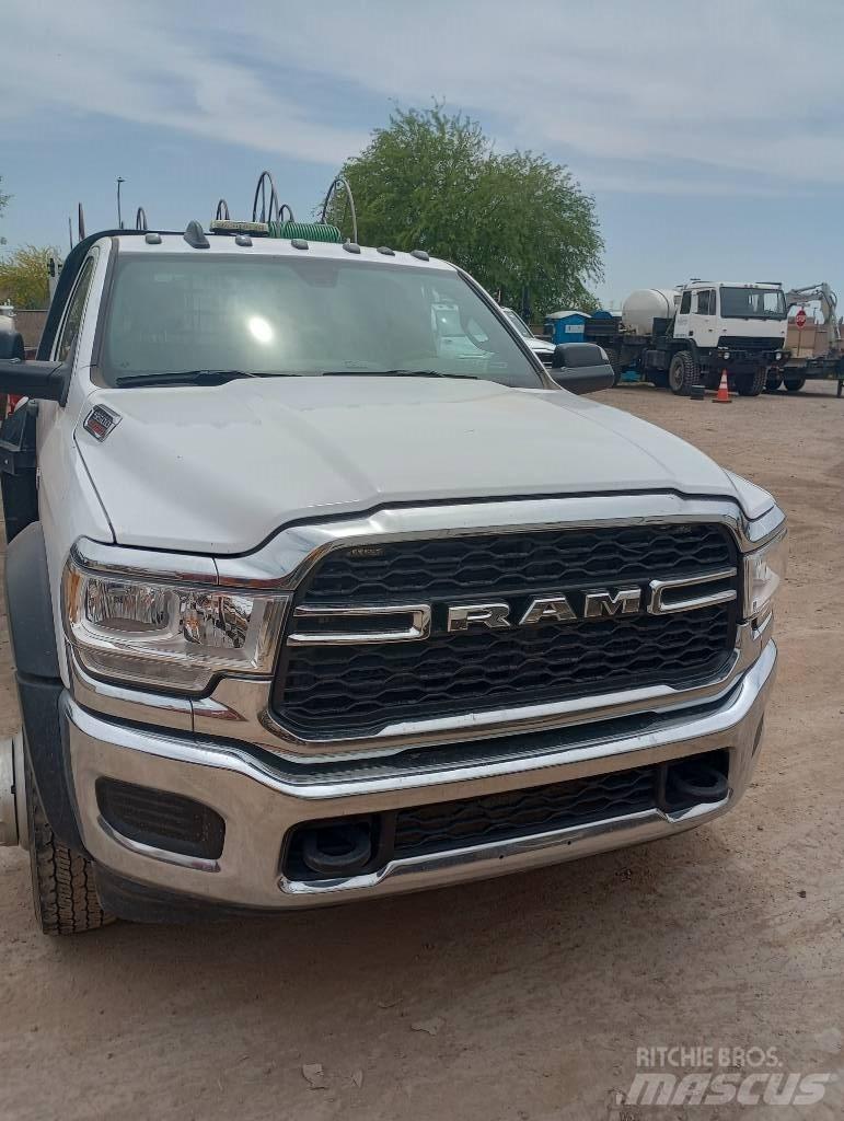 RAM 5500 Valníky/Sklápěcí bočnice