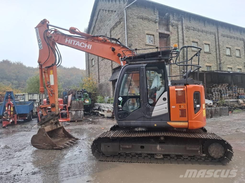Hitachi ZX 135 US-6 Pásová rýpadla