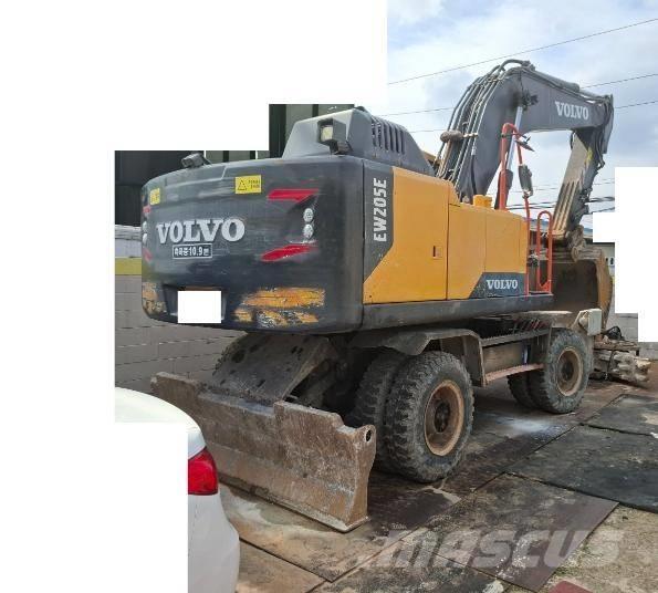 Volvo EW 205E Kolová rýpadla