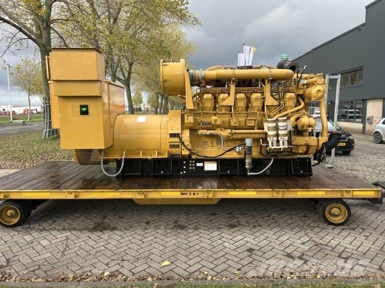 CAT 3512 - 1500 Naftové generátory