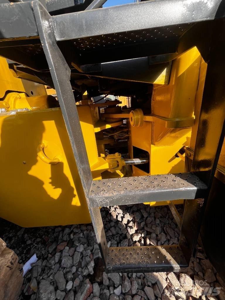 Komatsu WA510 Kolové nakladače