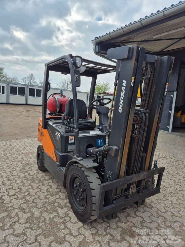 Doosan G 25 P-7 Stavebnictví - ostatní