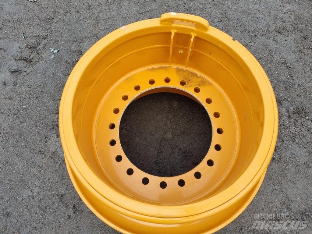 CASE 921 E rims Pneumatiky, kola a ráfky