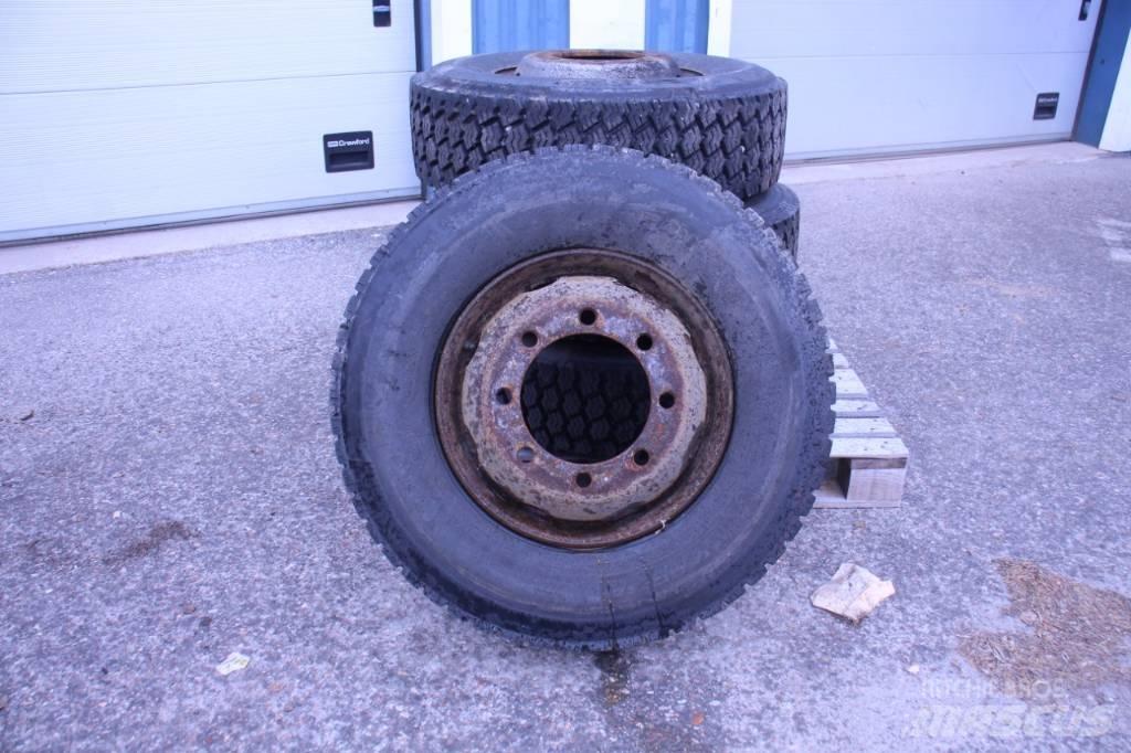 Lastbil Däck Pneumatiky, kola a ráfky