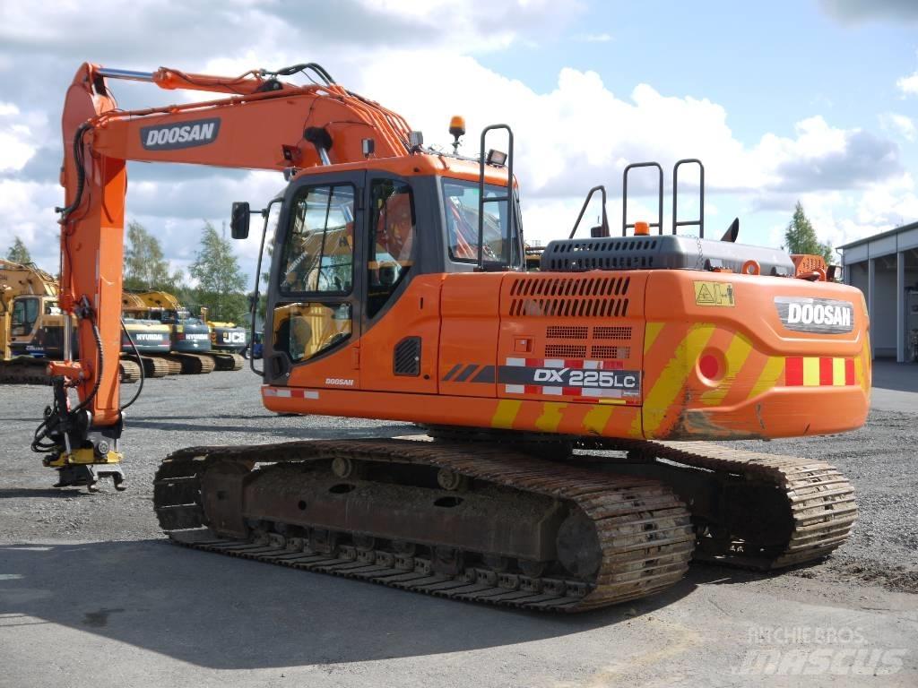 Doosan DX 225 LC-3 Pásová rýpadla