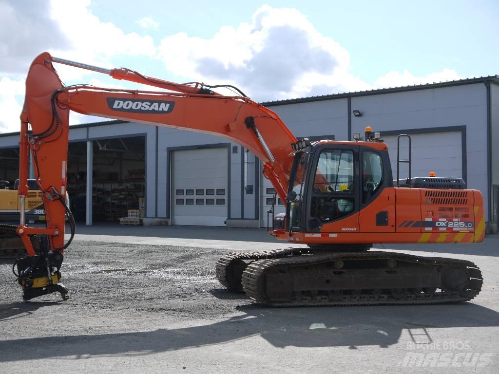 Doosan DX 225 LC-3 Pásová rýpadla