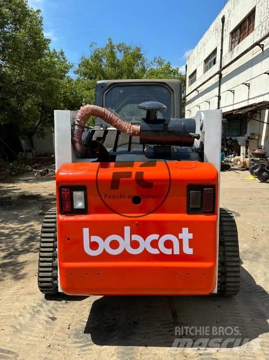 Bobcat 864 Smykem řízené nakladače