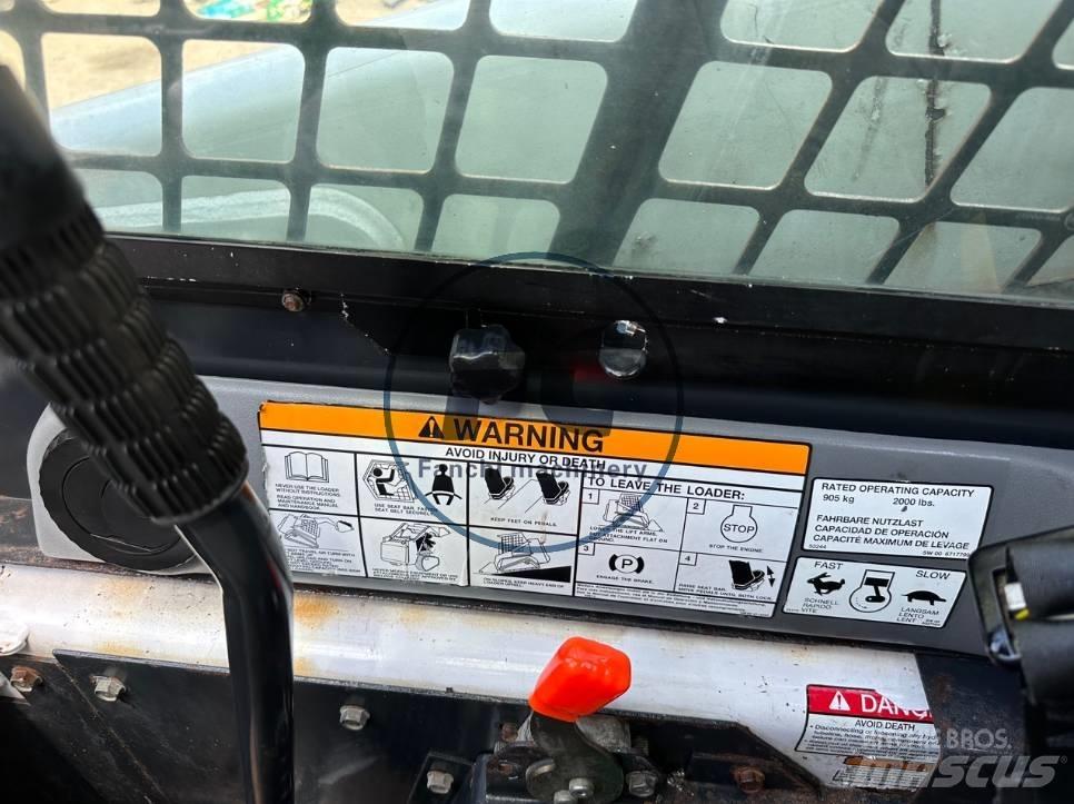 Bobcat 864 Smykem řízené nakladače