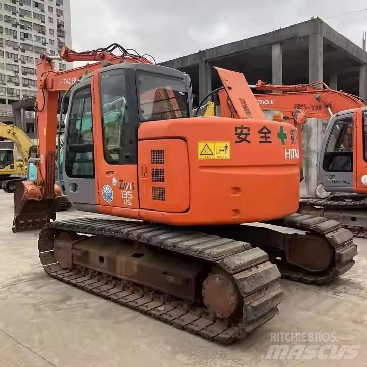 Hitachi ZX135US Pásová rýpadla