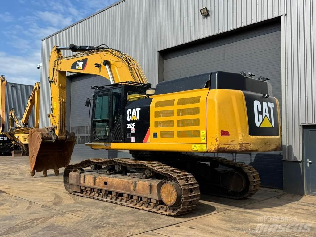 CAT 352F Speciální bagry