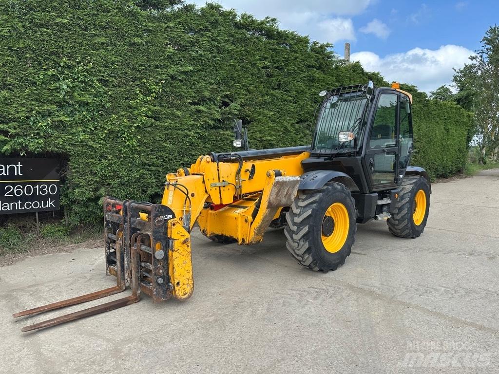 JCB 540-140 Teleskopické manipulátory