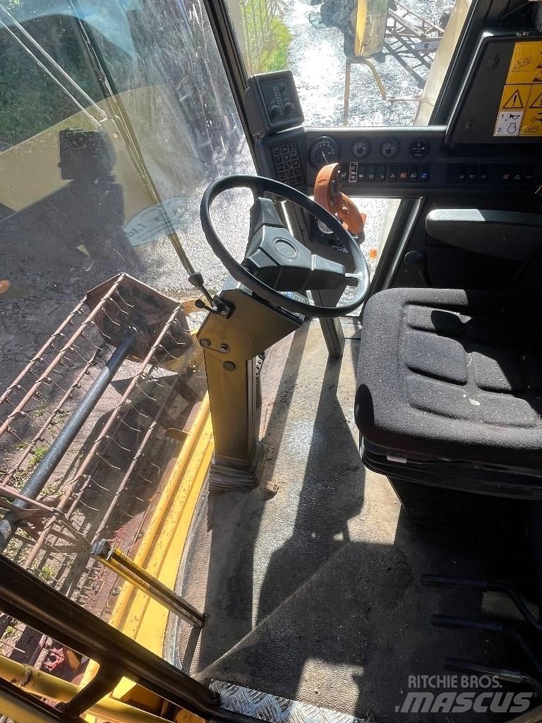 New Holland TC 56 H Sklízecí mlátičky