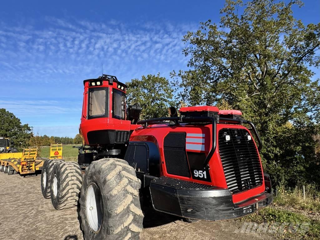 Komatsu 951 Harvestory