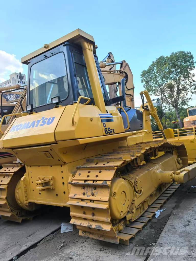 Komatsu D 65 PX-12 Pásové dozery